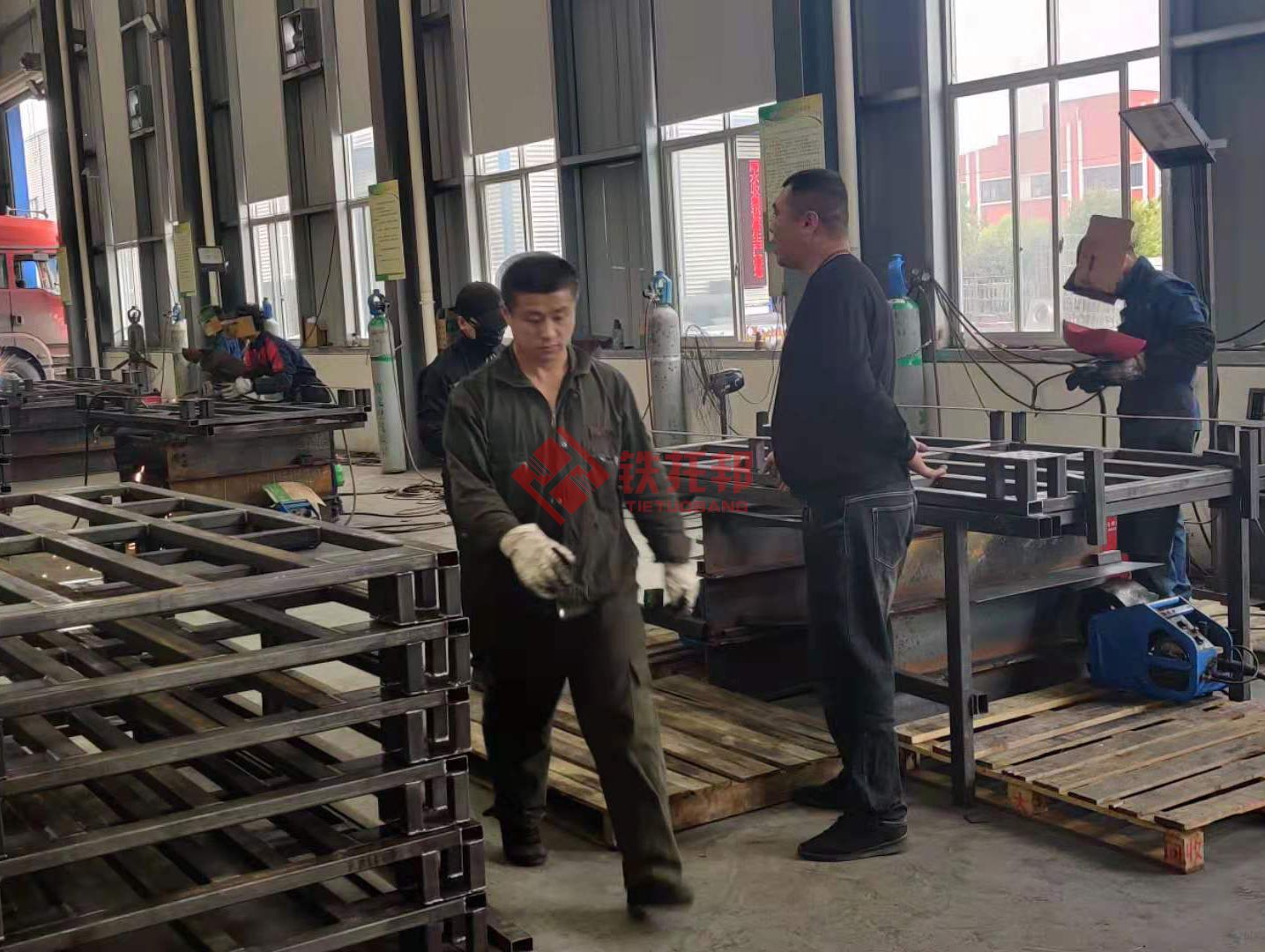 鋼制托盤人工焊接區(qū)（二）